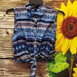 Love by Chesley Junior's front tie shirt size